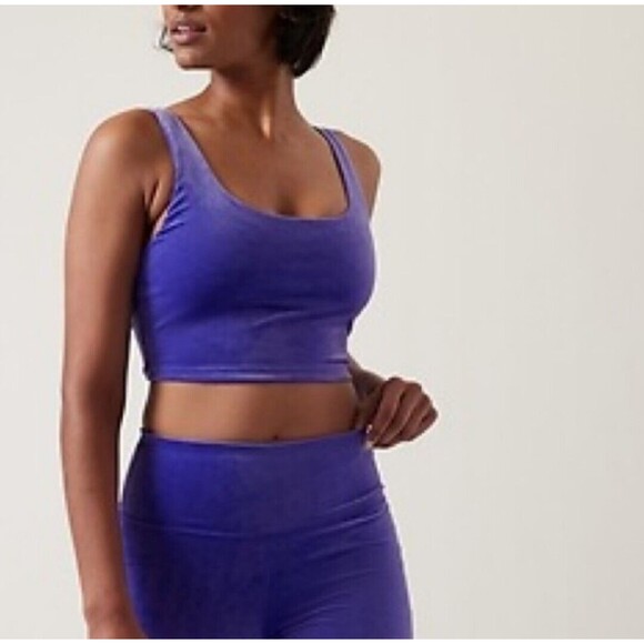 New Athleta Medium Purple Velvet Cut Out Crop Top Stretch Built In Bra Cups D-DD - Picture 2 of 11